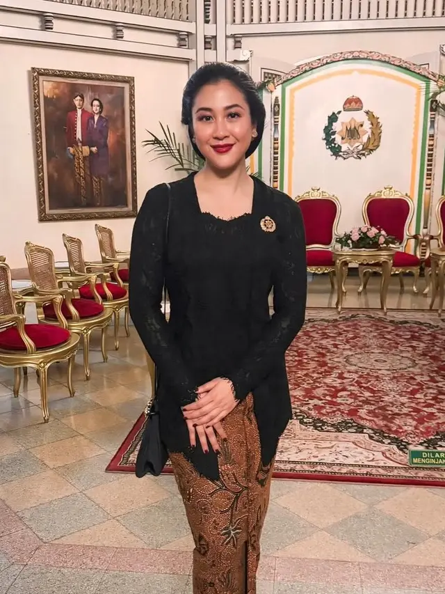 Sherina Munaf saat Kirab Malam Satu Suro di Solo. [@sherinamunaf]