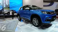 Mobil konsep Suzuki Vitara Brezza dipamerkan pada Gaikindo Indonesia International Auto Show (GIIAS) 2016 di ICE BSD City Serpong, Banten, Kamis (11/8). (Liputan6.com/Helmi Fithriansyah)