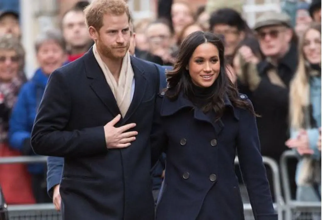 Acara publik resmi pertama Pangeran Harry and Meghan Markle di Nottingham, 1 Desember 2017. (via Huffington Post/Getty Images)