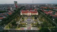 Taman Kota di Surabaya.