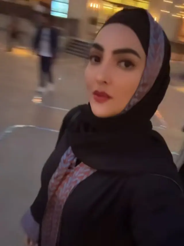 Gaya Artis Liburan ke Dubai.