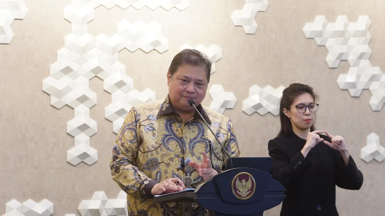 Menteri Koordinator Bidang Perekonomian Airlangga Hartarto dalam Konferensi Pers Pertumbuhan Ekonomi Indonesia Triwulan IV Tahun 2023, Senin (5/2/2024). (Dok Kemenko Perekonomian)
