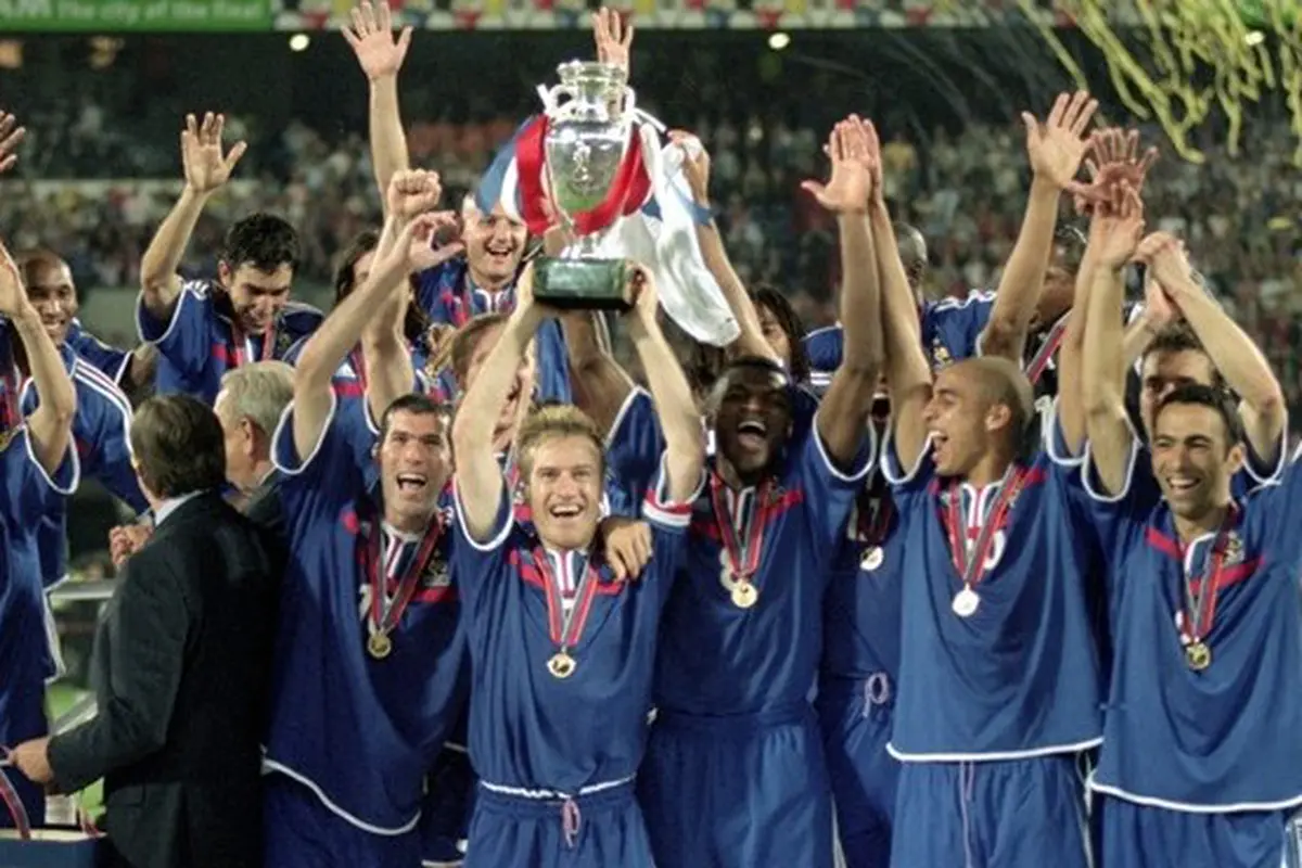 Prancis Piala Eropa 2000