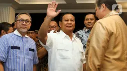 Gibran Rakabuming Raka resmi diusung setelah semua ketua umum partai politik di Koalisi Indonesia Maju (KIM) menggelar rapat di kediaman Prabowo di Jalan Kertanegara, Kebayoran Baru, Jakarta Selatan. (Liputan6.com/Herman Zakharia)