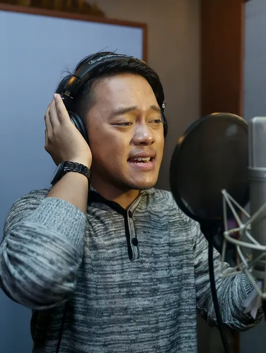 "Nanti akan diblash di Asia. Sesuai dengan tagline D' Academy Asia. Mengembalikan dangdut di Asia. Tapi kalau meluas lagi ke negara lainnya kenapa tidak. Mudah-mudahan bisa diterima dan berharap bisa ke sana," jelas Danang. (Andy Masela/Bintang.com)