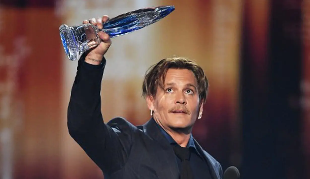 Rangkaian kata disampaikan Depp sebagai bentuk rasa terima kasihnya kepada para fans yang selalu setia bersamanya. Penghargaan ‘Favorite Movie Icon’ diterima Depp tahun ini. (AFP/Bintang.com)