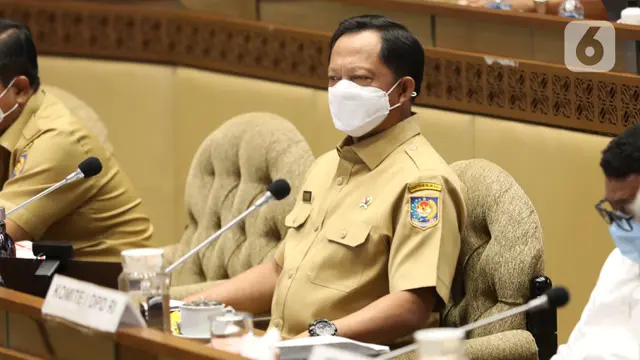 Mendagri Serahkan DIM Pembetukan Provinsi Baru di Papua