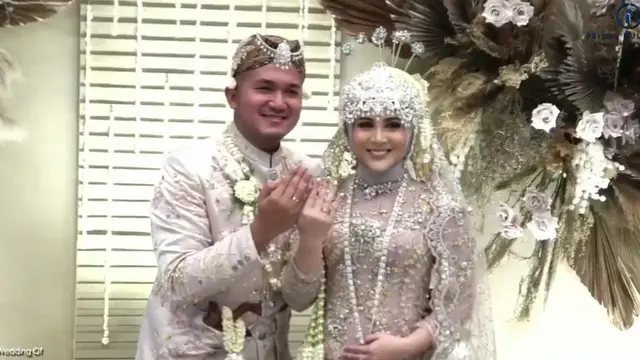 8 Momen Pernikahan Kesha Ratuliu dan Adhi Permana, Diliputi Suasana Haru