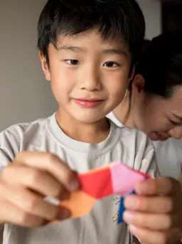 Salah satu cara membangun kepercayaan diri anak autisme adalah dengan menyoroti kekuatan, minat, dan kemampuan yang mereka miliki, bukan hanya berfokus pada tantangan yang dihadapi. (foto/dok: freepik)