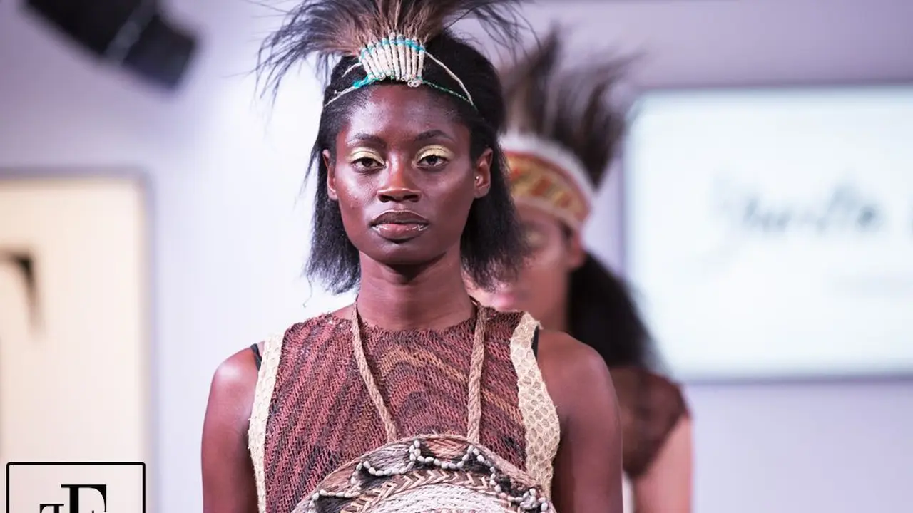 Rajutan Papua di London Fashion Week 2019