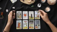 membaca tarot copyright/freepik