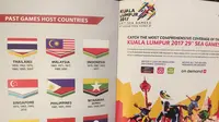 Pihak menyelenggara pembukaan SEA Games 2017 terbalik memasang bendera Indonesia menjadi Putih Merah. (Twitter@imam_nahrawi)