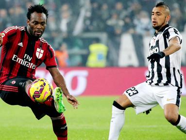Michael Essien - Mantan pemain Persib Bandung ini pernah meraih sukses besar saat berseragam Chelsea dengan torehan tujuh trofi, termasuk gelar Premier League dan Liga Champions. Namun pada 27 Januari 2014, ia melanjutkan kariernya di AC Milan selama 1,5 tahun. (Foto: AFP/Marco Bertorello)