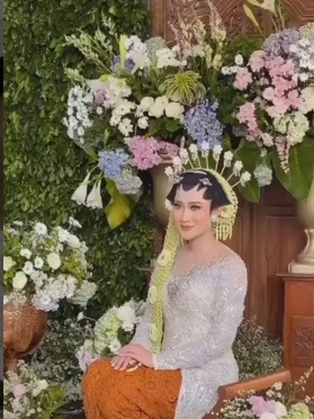 Pedangdut Yeni Inka resmi menikah dengan Briptu Khrisna Shakti (Foto: Instagram @info_cepu)