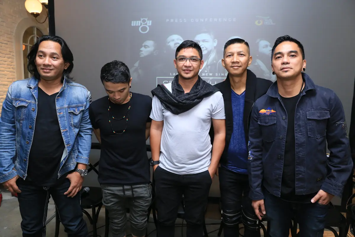 [Bintang] Band Ungu