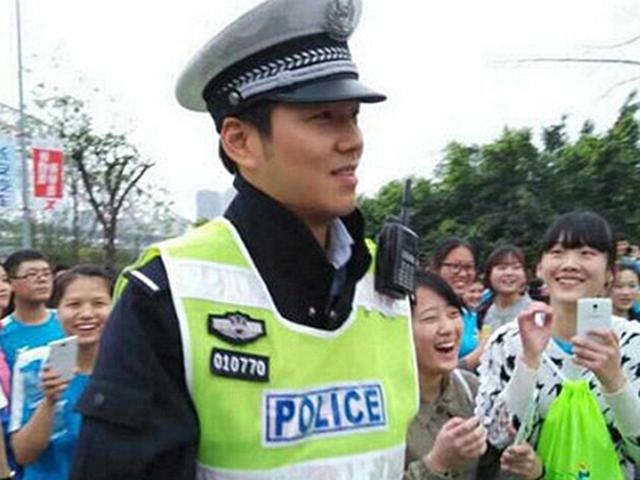 Polisi Ganteng Bikin Kacau Lomba Lari Maraton Citizen6 Liputan6 Com