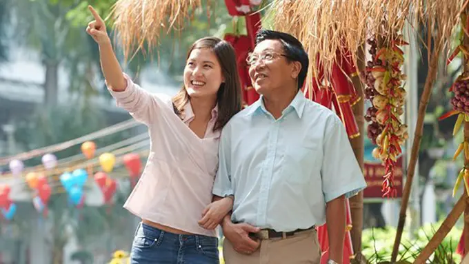 Membahagiakan ayah./Copyright shutterstock.com