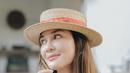 Dengan menggunakan topi pantai membuat mantan kekasih dari Ariel Noah ini terlihat semakin stylish. Luna pun terlihat pandai dalam memadupadankan antara topi dan gaya berpakaiannya. (Liputan6.com/IG/lunamaya)