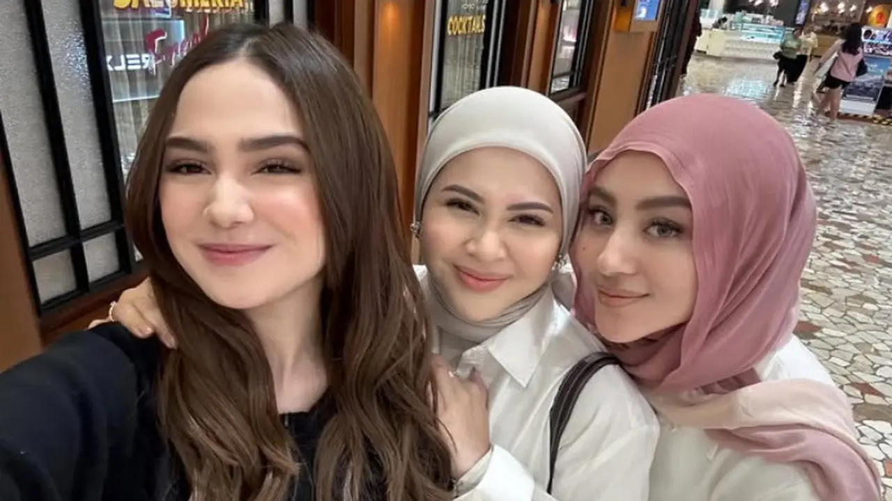 Tampilan Makeup Soft Geng Mamayu
