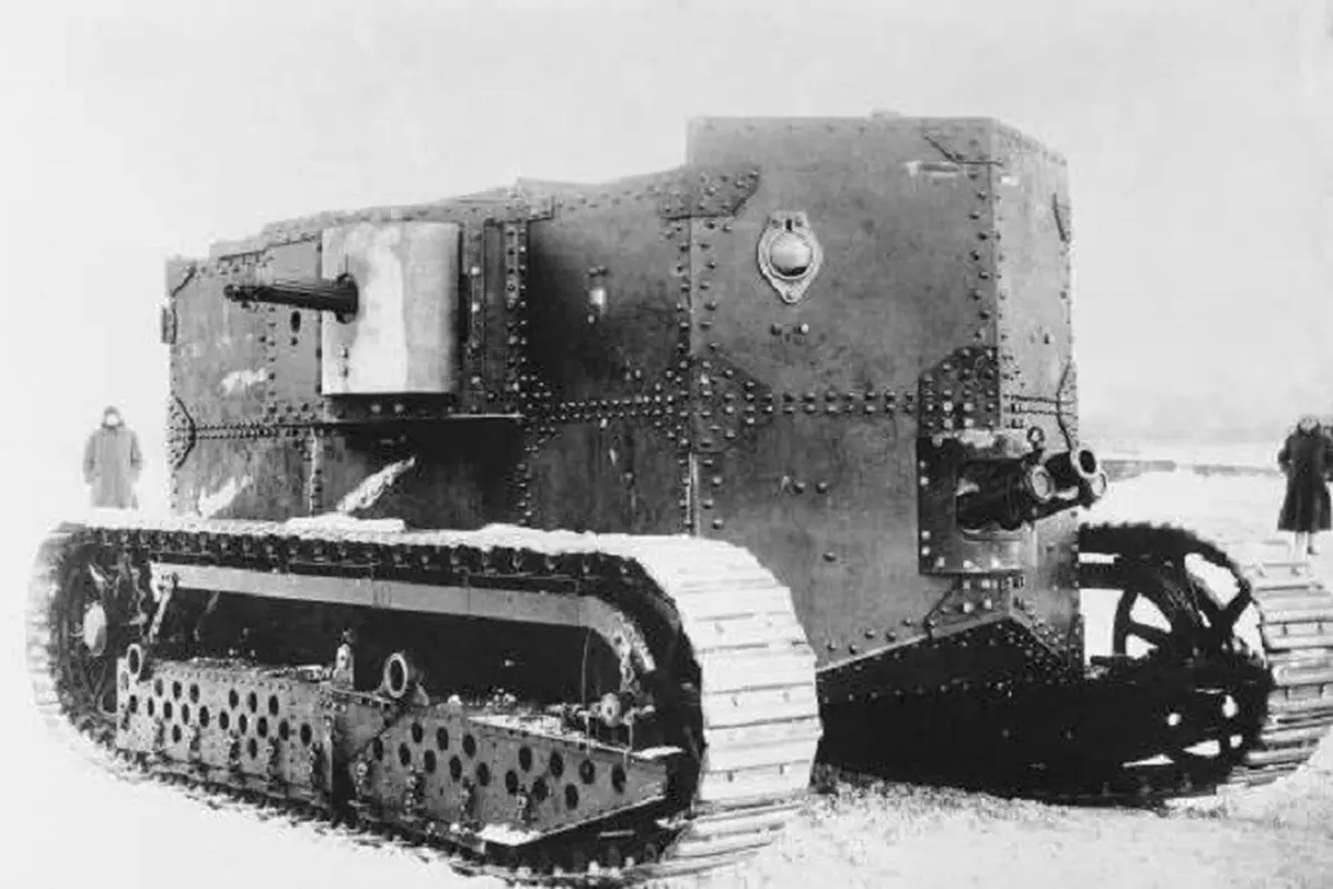 Prototipe tank pertama diproduksi tahun 1915 bernama Little Willie (AP)