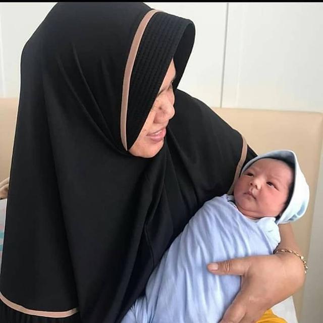 6 Potret Gemas Shaquille Kaili, Putra Cut Meyriska yang Baru Lahir