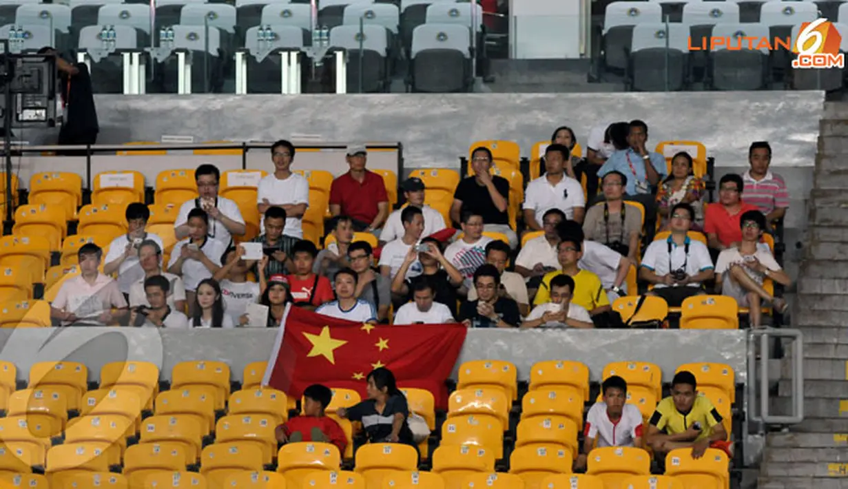 Laga Indonesia vs Cina yang berlangsung di Stadion GBK Jakarta tidak boleh dihadiri oleh suporter Indonesia hanya tampak beberapa suporter asal Cina (Liputan6.com/Helmi Fithriansyah)