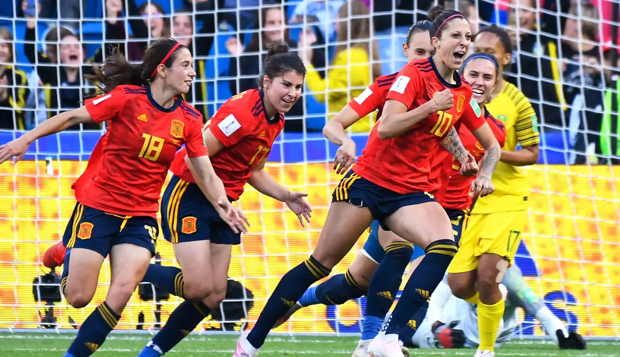 Para pemain Spanyol merayakan gol yang dicetak Jennifer Hermoso ke gawang Afrika Selatan pada laga Piala Dunia Wanita 2019 di Stadion Oceane, Le Havre, Sabtu (8/6). (AFP/Damien Meyer)