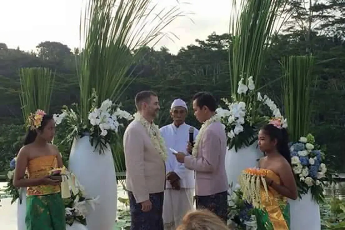 Pernikahan Sesama Jenis di Bali Bikin Heboh 