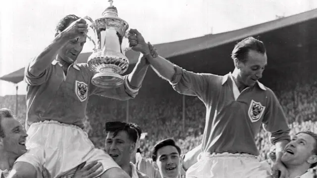 FOTO: Sir Stanley Matthews, Peraih Gelar Ballon d'Or Pertama