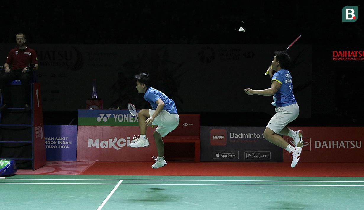 Di awal game kedua Apriyani/Siti Fadia kembali tertinggal 1-3 namun kembali berhasil bangkit untuk menyudahi interval dengan 11-8. (Bola.com/Ikhwan Yanuar)