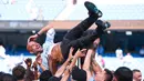 Pep Guardiola berusia 47 tahun dan 86 hari ketika memenangkan gelar Premier League pertama bersama Manchester City pada musim 2017/2018. (AFP/Oli Scarff)