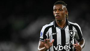 Gelandang Botafogo, Danilo, pada pertandingan sepak bola penyisihan grup Copa Sudamericana antara Botafogo Brasil dan Caracas FC Venezuela di stadion Nilton Santos di Rio de Janeiro, Brasil, pada 9 April 2026. (MAURO PIMENTEL / AFP)