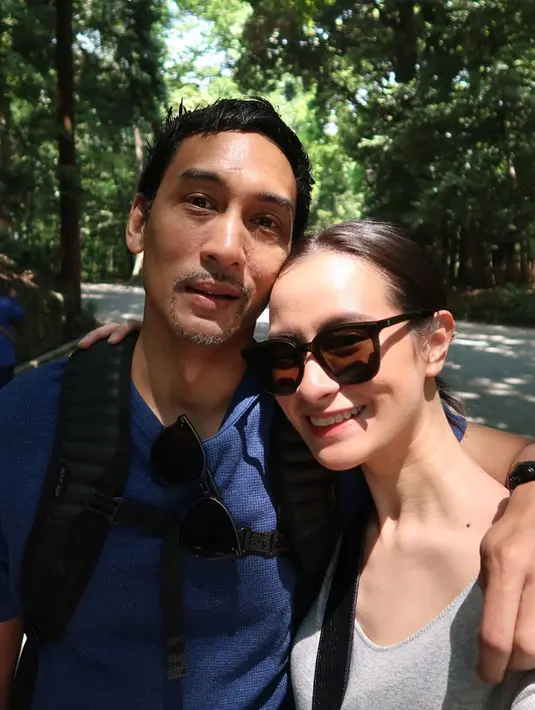 Restu Sinaga dan Vicky Monica