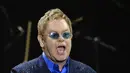 Elton John telah mengungkapkan penyesalannya karena tidak memiliki anak perempuan. Pelantun ‘Can You Feel The Love Tonight’ ini juga mengungkap jika ia siap untuk menghentikan tur sehingga bisa bersama kedua putranya. (Bintang/EPA)