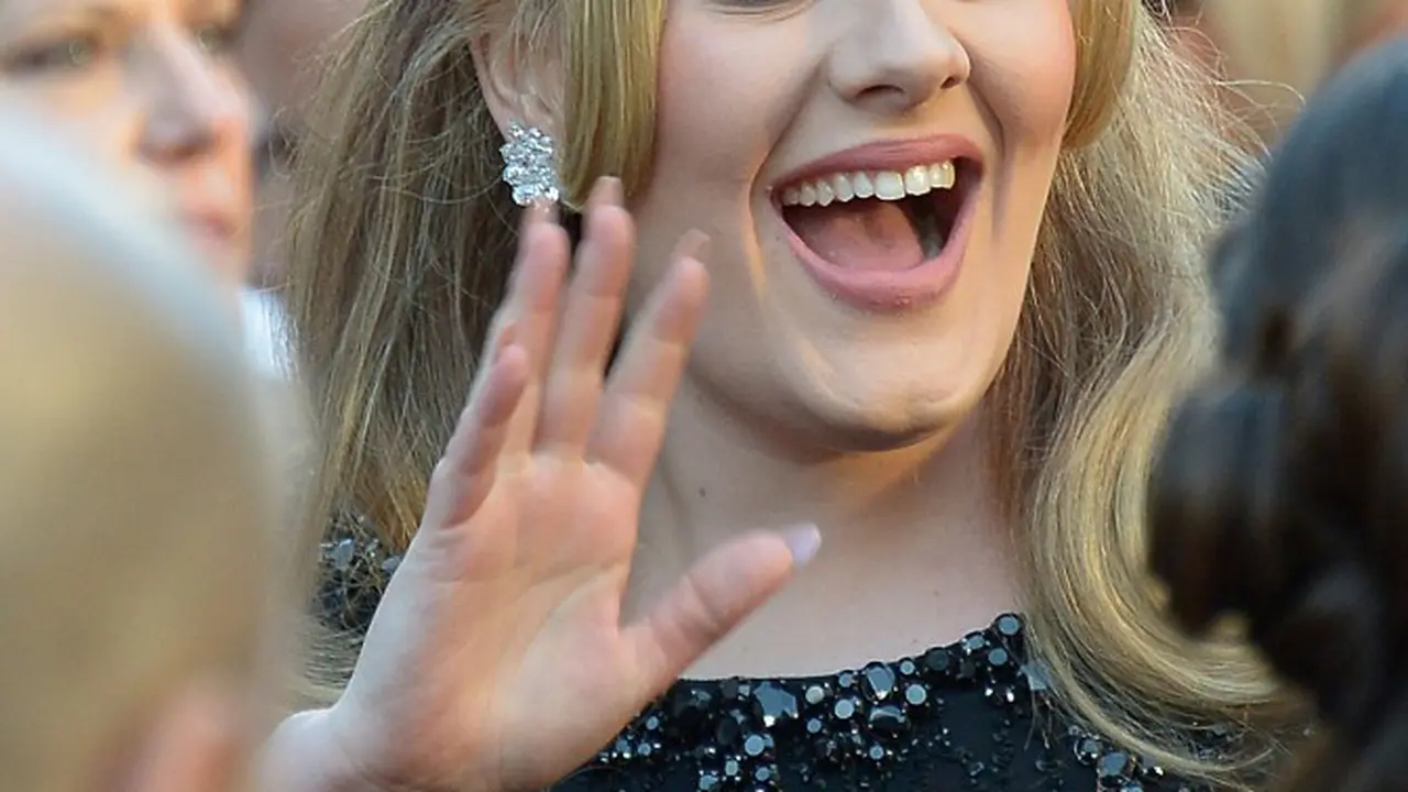 [Bintang] Adele