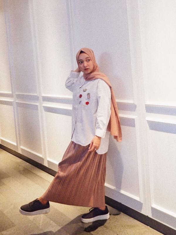 Evan Dimas telah melamar sang kekasih, ini potret cantik calon istrinya. (Sumber: Instagram/@zahrahakiim)