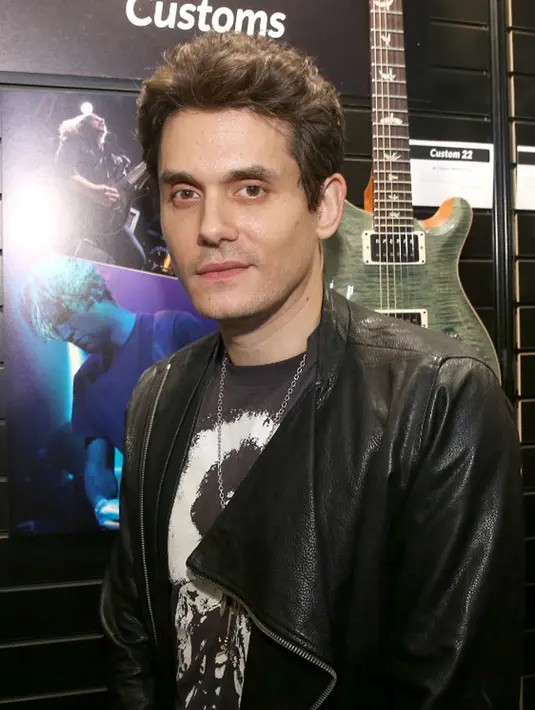 “Dia (Katy) takut disakiti lagi oleh dia (John). John adalah laki-laki yang gigih, dan selalu berusaha mendapatkan apa yang diinginkannya,” tutur sumber. (AFP/Bintang.com)