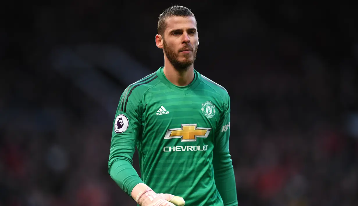 2. David de Gea - De gea termasuk kiper dengan rating tertinggi saat ini. Namun buruknya performa MU membuatnya bersiap untuk turun rating. Diprediksi nanti dua hingga tiga poin akan turun dalam performanya De Gea. (AFP/Paul Ellis)