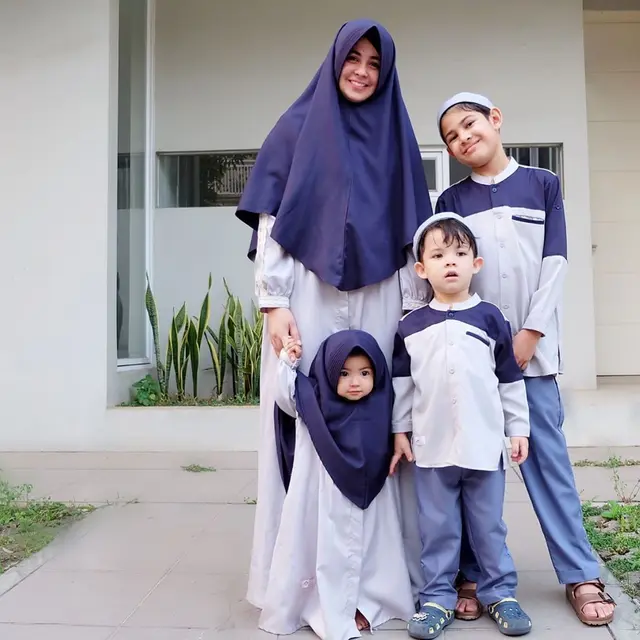 Momen Risty Tagor Saat Mengurus Tiga Anaknya, Mandiri Banget