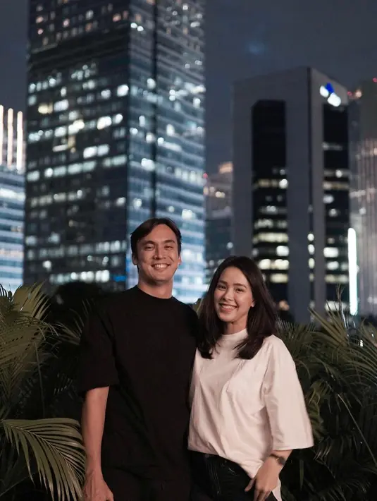 Masih menurut Ranto, gugatan Lady terhadap suaminya didaftarkan oleh kuasa hukum Lady. Namun, pihak pengadilan belum menentukan nomor registrasi gugatannya. [Instagram/rendykjaernett1]