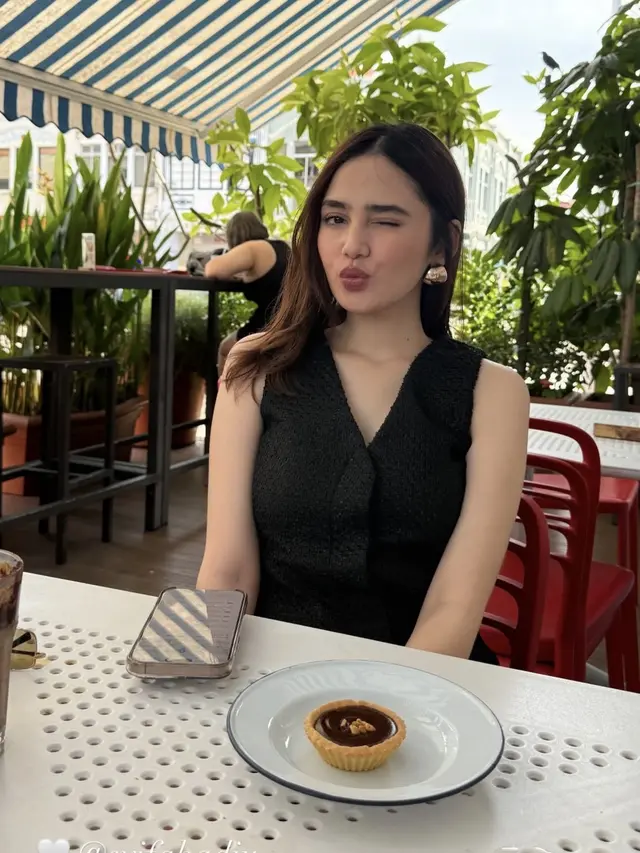 Syifa Hadju, Kesha Ratuliu, dan Margin Wieheerm Girls’ Day Out ke Singapura. [@kesharatuliu05]