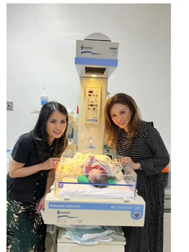 8 Potret Kompak Liliana Tanoesoedibjo dengan Ibu Mertua Jessica Tanoe saat Jenguk Cucu