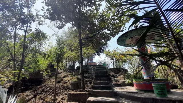 Kawasan ditemukan benda prasejarah batu dakon di Muncar Banyuwangi. (Hermawan/Liputan6.com)