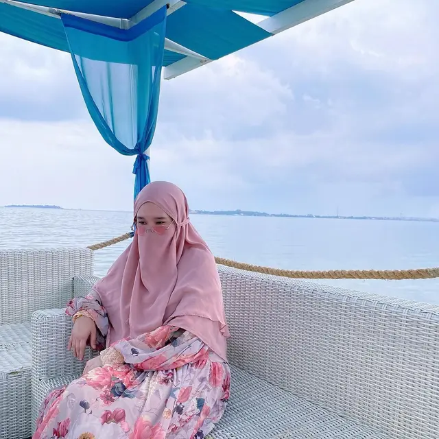 6 Artis Wanita Ini Digugat Cerai Suami, Bikin Netizen Terkejut dan Tak Percaya