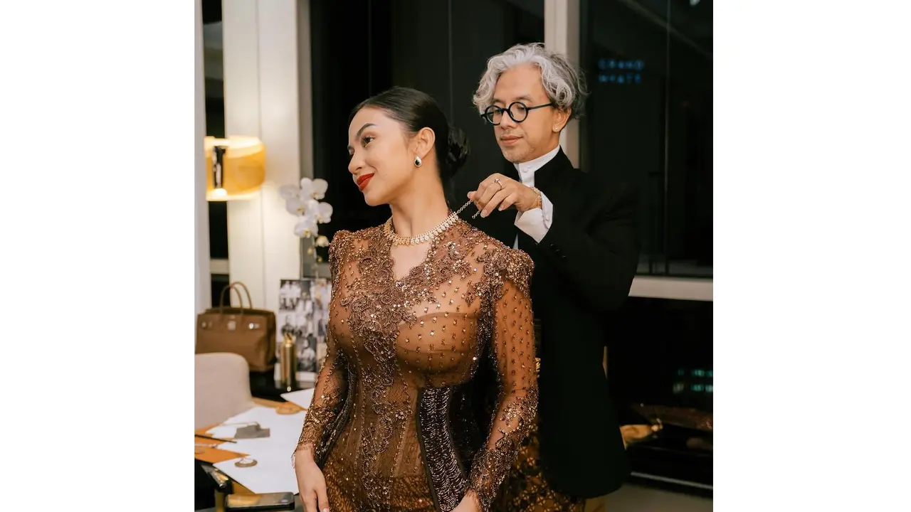 Potret Ariel Tatum dalam Balutan Kebaya