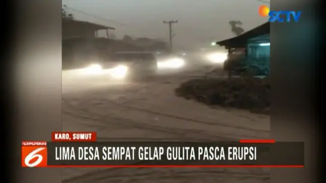 Erupsi Gunung Sinabung membuat sebagian warga kembali meninggalkan desanya untuk mengungsi. Namun, sore tadi ada mereka yang kembali ke rumah untuk membersihkan lahan pertanian.