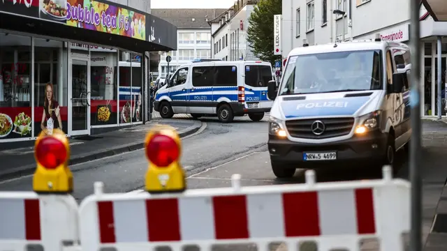 Aparat di lokasi serangan pisau di sebuah festival di Kota Solingen, Jerman Barat. (AP)