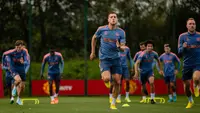 Manchester United terus bekerja keras beradaptasi dengan gaya bermain yang diinginkan Erik ten Hag. Itu sangat menuntut kekuatan fisik dan kebugaran dari para pemain, tetapi mereka menikmatinya. (Twitter/@ManUtd)