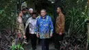 Pertemuan antara Presiden Susilo Bambang Yudhoyono dengan delegasi Koalisi Merah Putih berlangsung tertutup. Tampak, Presiden Susilo Bambang Yudhoyono bersiap memberikan keterangan pers di Puri Cikeas, Bogor, (2/9/2014). (Liputan6.com/Helmi Fithriansyah)