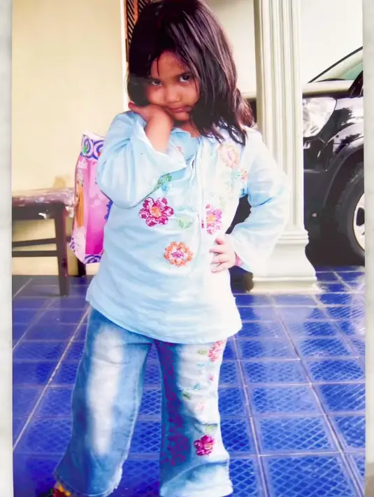 <p>Nadiva Maureen mempunyai adik sambung bernama Habibi Abdullah Aziz. Walaupun beda ayah, akan tetapi Maureen akrab dengan adik sambungnya. (Foto: Instagram.com/natalie_sarahs)</p>